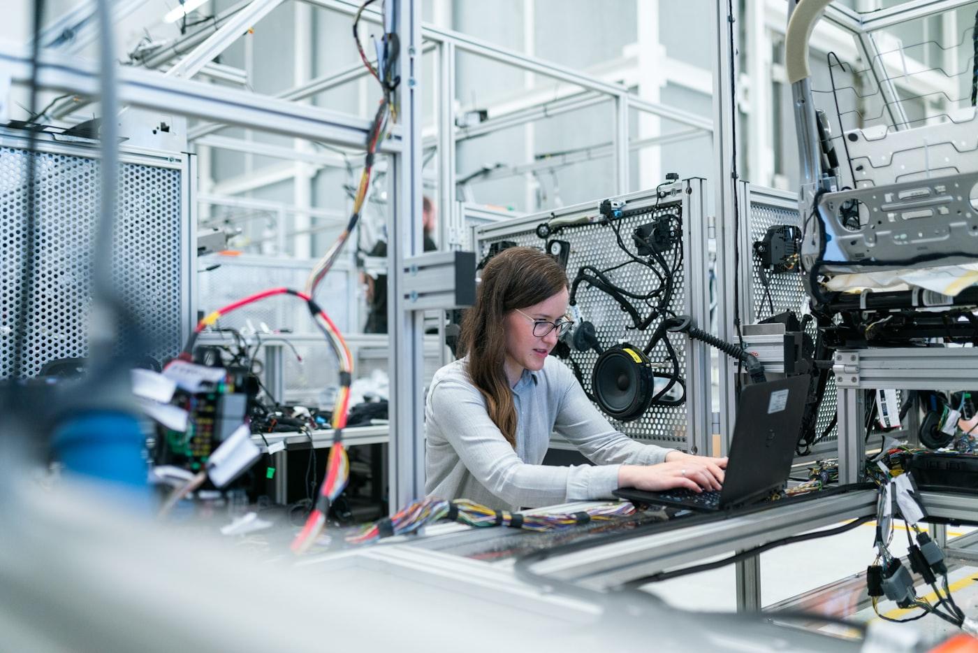 Industrial laboratory and mechanical testing for shock and vibration measurement